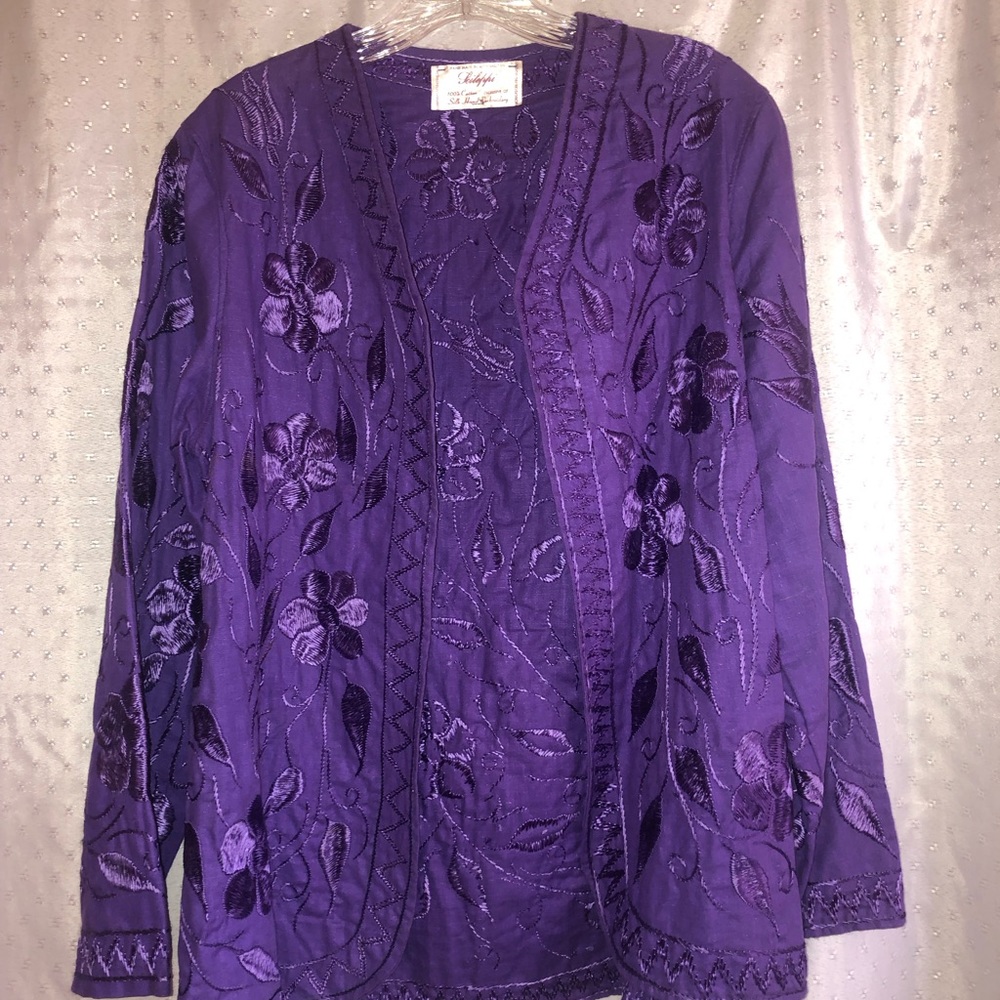 Standout embroidered jacket by Sciloppi. Size 14